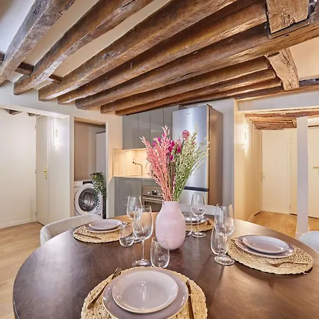 Amazing In Center Of Apartment *