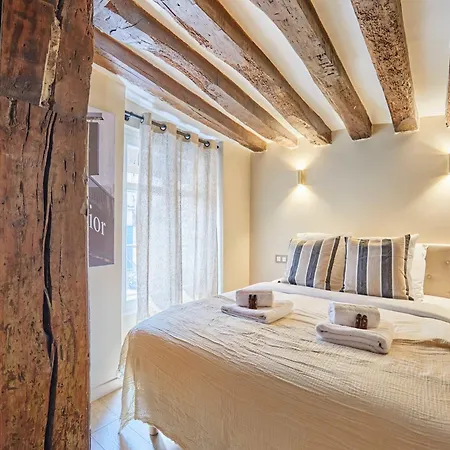 Amazing In Center Of Apartment