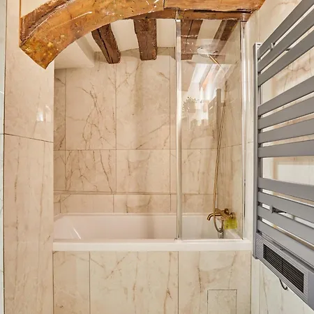 Apartment Amazing In Center Of *