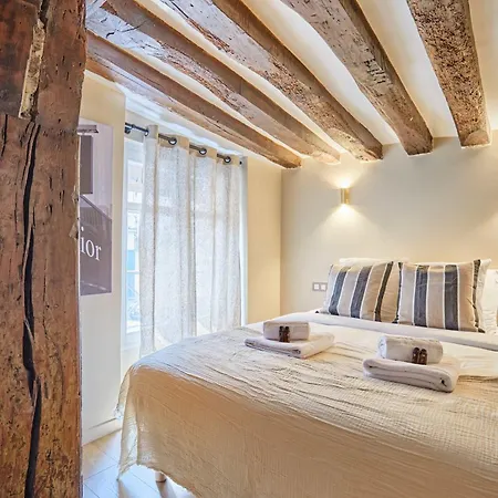 Amazing In Center Of Apartment *