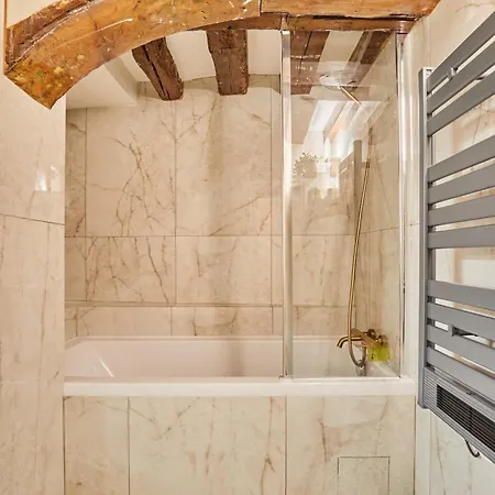 Apartment Amazing In Center Of *