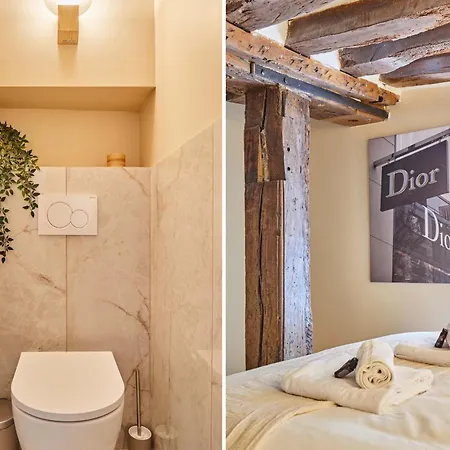 Amazing In Center Of * Paris