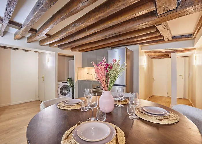Amazing In Center Of Apartment